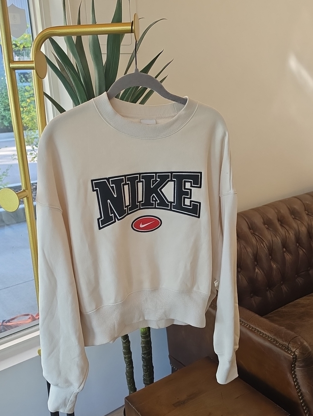 Nike Logo Cropped Sweatshirt